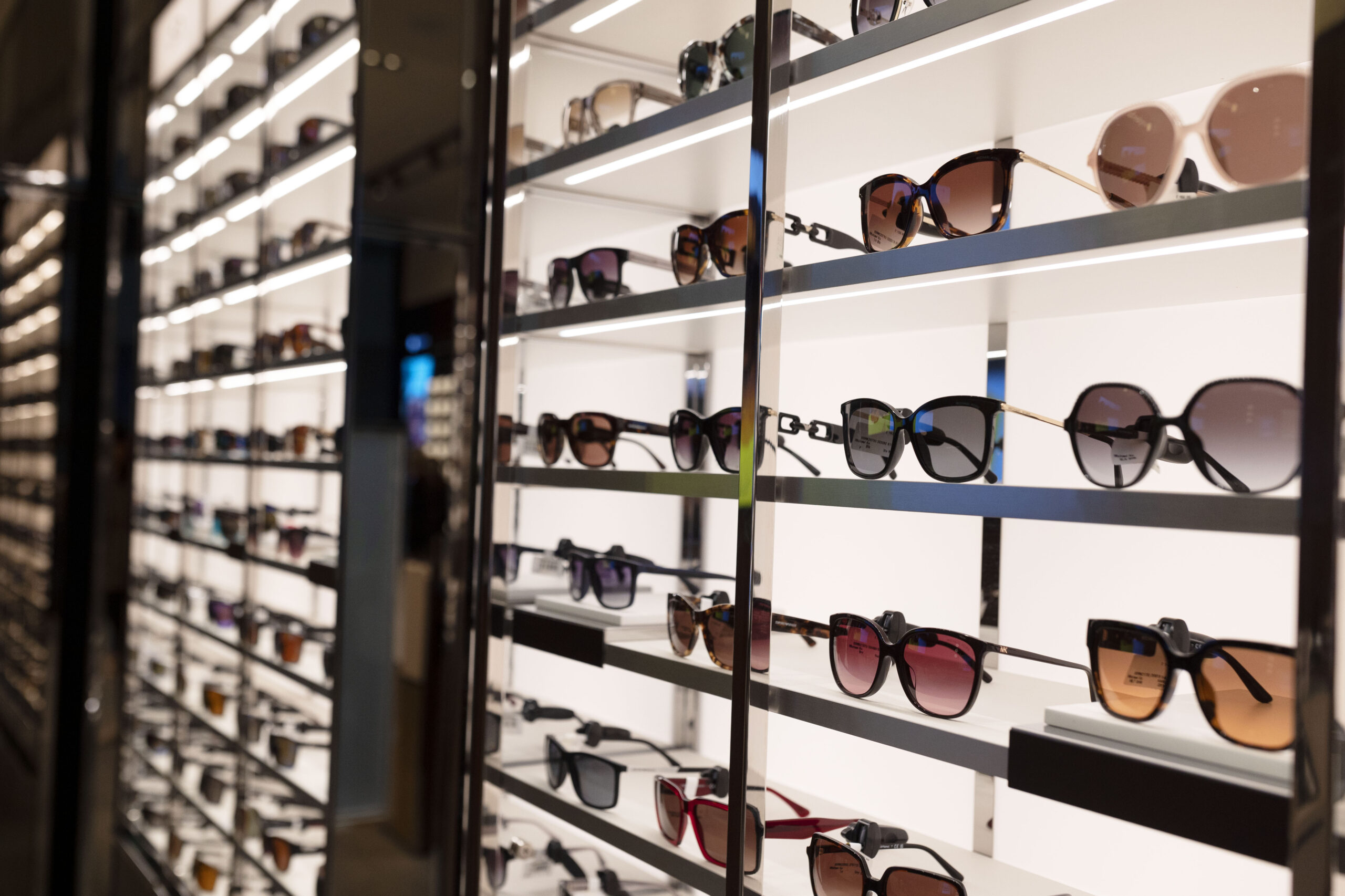 Winter Sun at Sunglass Hut | Silverburn Shopping Centre